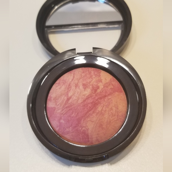 🦋 Laura Geller Baked Blush-N-Brighten Marbleized Blush (In Tropical Peach) - Picture 6 of 11